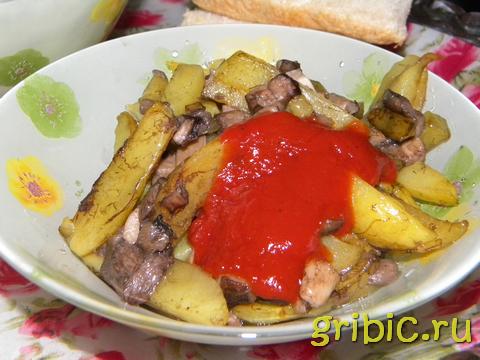 Жареные грибы, с картофелем, блюдо с грибами